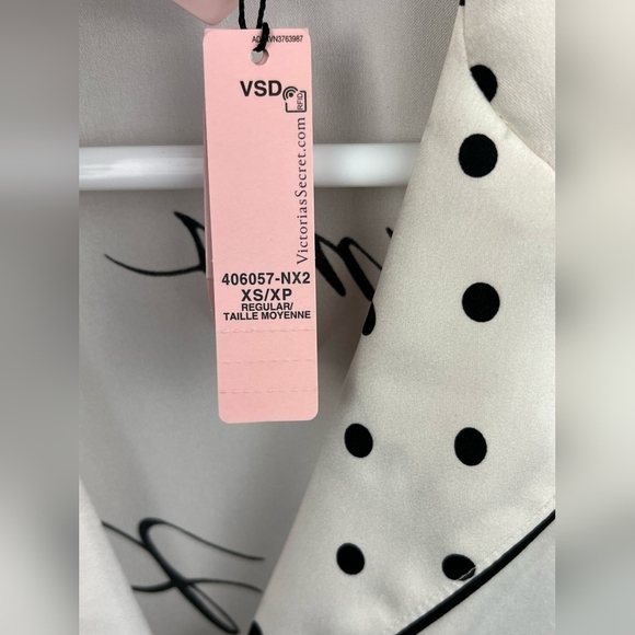 Victoria’s Secret  Soft Silky feel Pajama Button Down Top Size XS - Picture 5 of 11